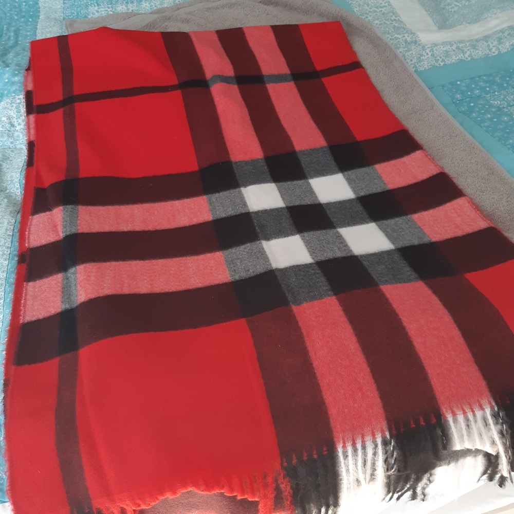 Scarf shawl - Picture 3 of 3